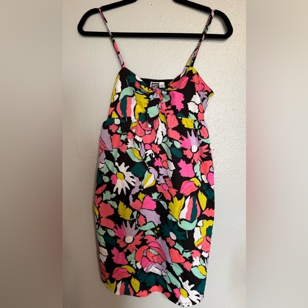 Simple Roxy dress with spaghetti straps size S